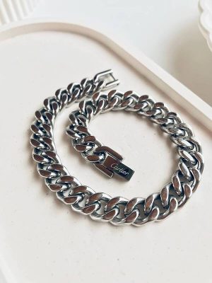 دستبند مردانه استیل طرح کارتیه